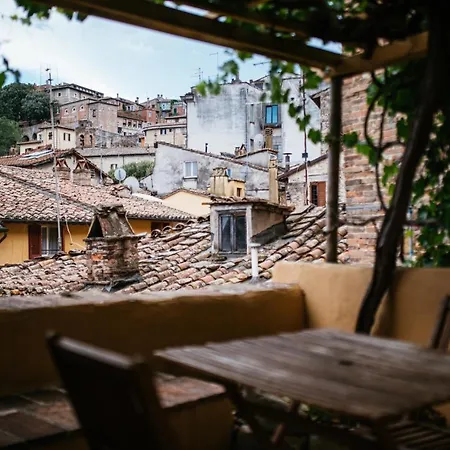 Umbrian Concierge - La Casa Dei Pellari Vendégház Perugia
