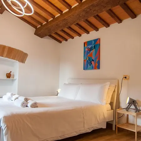 Umbrian Concierge - La Casa Dei Pellari 4* Perugia
