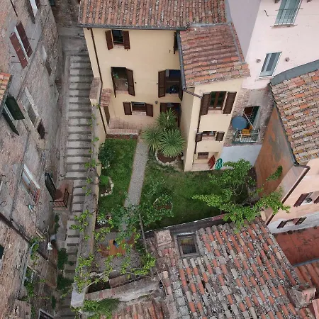 Umbrian Concierge - La Casa Dei Pellari פרוג'ה