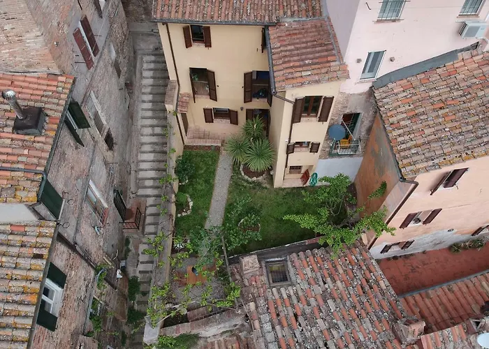 Umbrian Concierge - La Casa Dei Pellari Perúgia